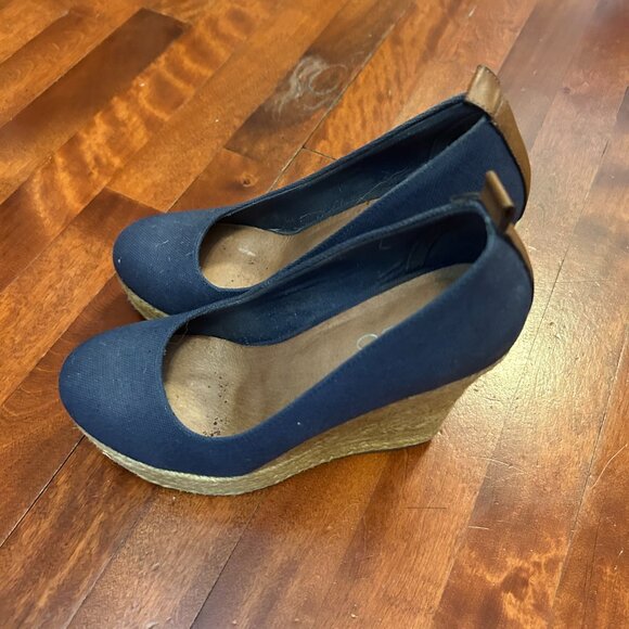 Aldo blue wedge/platform pump size & - Picture 2 of 5
